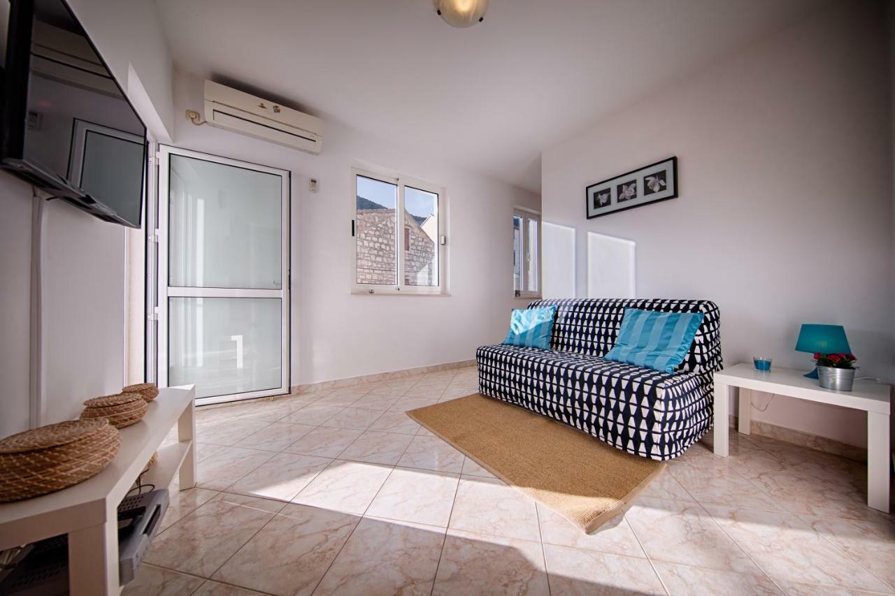 Apartments Marinkovic Komiza Ngoại thất bức ảnh