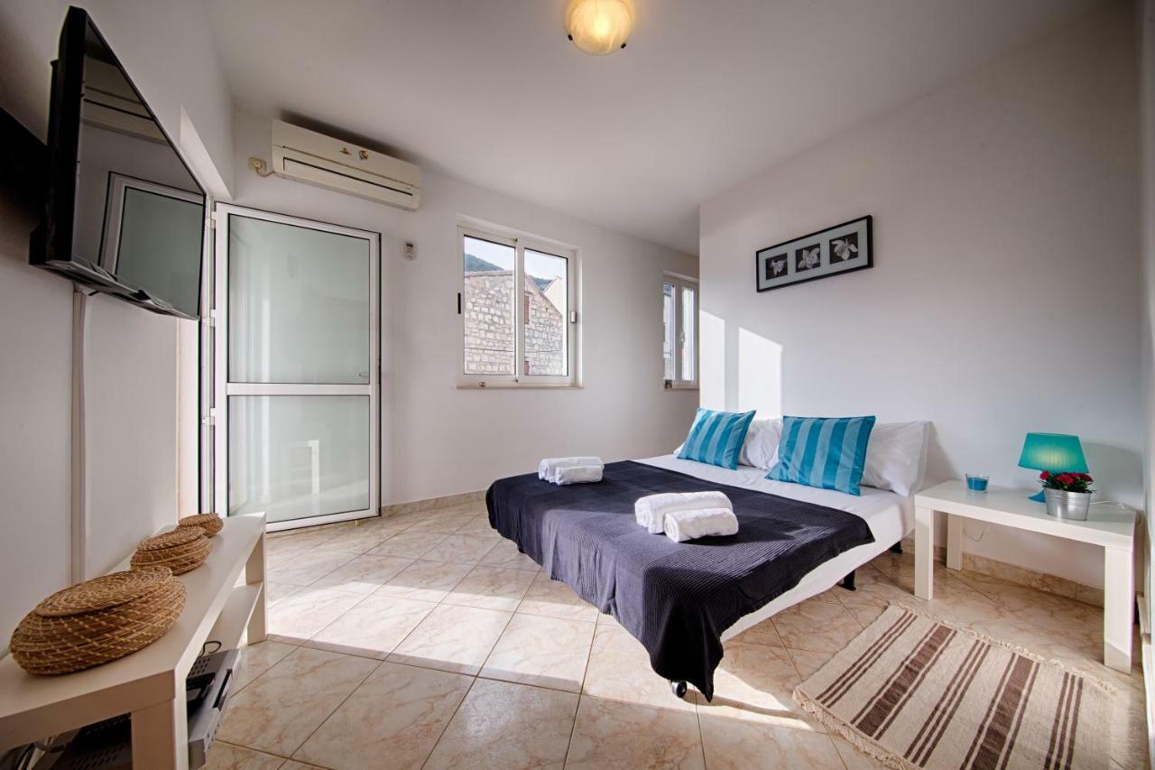 Apartments Marinkovic Komiza Ngoại thất bức ảnh