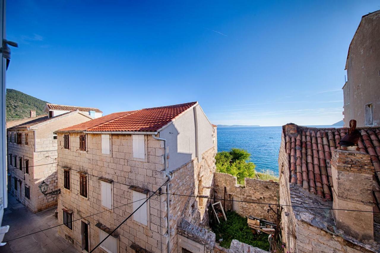 Apartments Marinkovic Komiza Ngoại thất bức ảnh