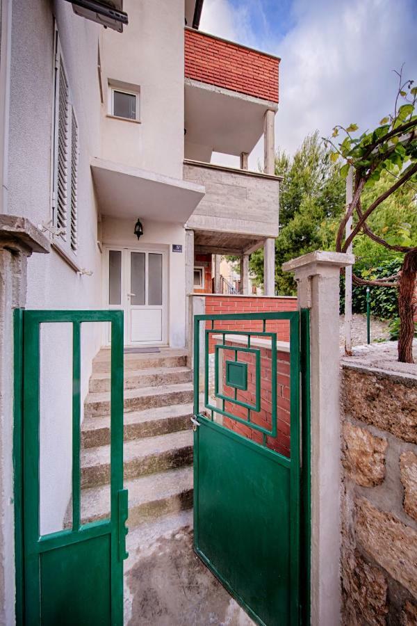 Apartments Marinkovic Komiza Ngoại thất bức ảnh