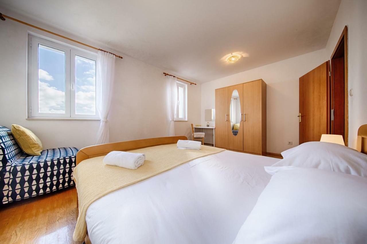 Apartments Marinkovic Komiza Ngoại thất bức ảnh