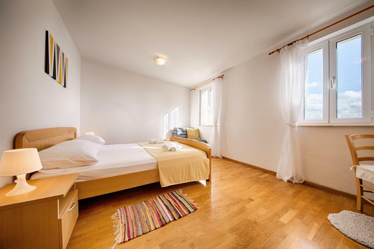 Apartments Marinkovic Komiza Ngoại thất bức ảnh